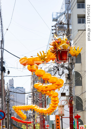 横浜中華街の竜  ドラゴン提灯 137545052