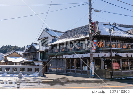 雪が降った後の佐原の町並み 雪が降った後の佐原の町並み 137548806