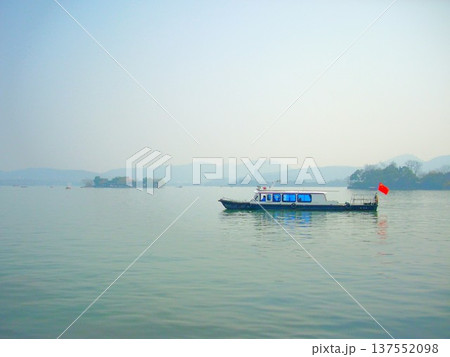 中国杭州・世界遺産 西湖の風景 137552098