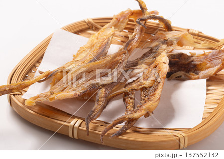 するめいか　げそ（魚介乾製品） 137552132