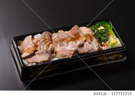 牛ステーキ弁当(サーロインステーキ) 牛ステーキ弁当(サーロインステーキ) 137552353