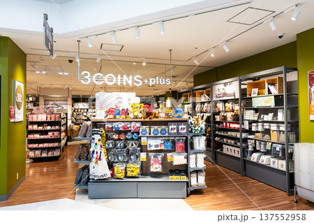 3COINS+plus新百合丘オーパ店　神奈川県川崎市麻生区上麻生 137552958
