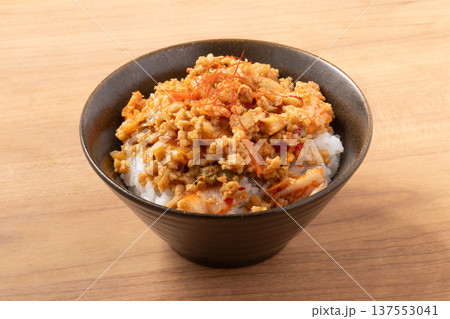 豚そぼろ キムチ丼 豚そぼろ キムチ丼 137553041
