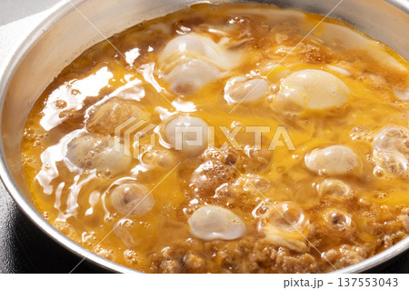 豚そぼろ卵とじ 137553043