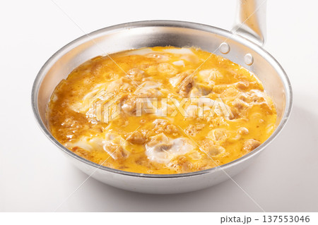 豚そぼろ卵とじ 137553046