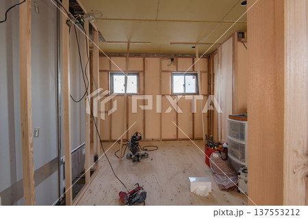 マンションのリフォーム施工現場 マンションのリフォーム施工現場 137553212