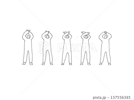 頭の上でバツを作る人物のゆるい手描きイラストセット（線画） 137556385