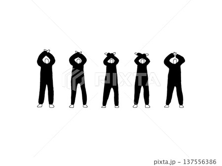 頭の上でバツを作る人物のゆるい手描きイラストセット（黒） 137556386