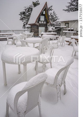 雪（ケーブルカー高尾山駅） 137558077