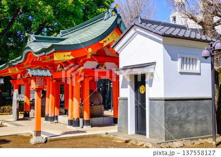 東京都　新宿区　穴八幡宮　（あなはちまんぐう）　手水舎・布袋尊舎 137558127