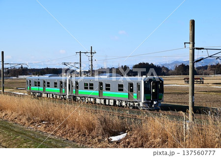 朝の東北本線 新型車両のHB‐E220系ディーゼルカー 朝の東北本線 新型車両のHB‐E220系ディーゼルカー 137560777