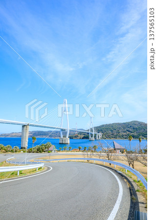 冬の大島大橋 長崎県西海市 冬の大島大橋 長崎県西海市 137565103