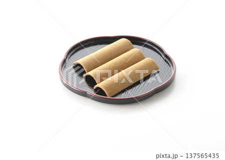 八つ橋を白背景で撮影 137565435