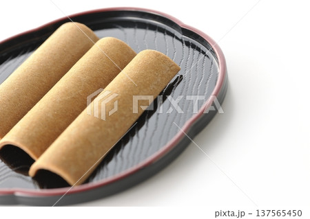 八つ橋を白背景で撮影 137565450