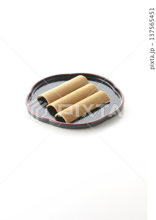 八つ橋を白背景で撮影 137565451