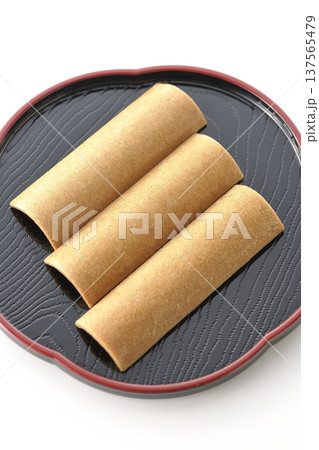 八つ橋を白背景で撮影 137565479