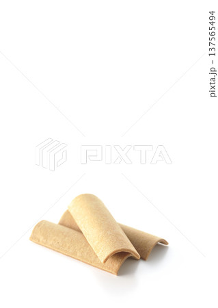 八つ橋を白背景で撮影 137565494