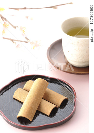 八つ橋とお茶 137565609