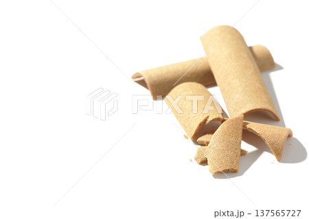 八つ橋を白背景で撮影 137565727