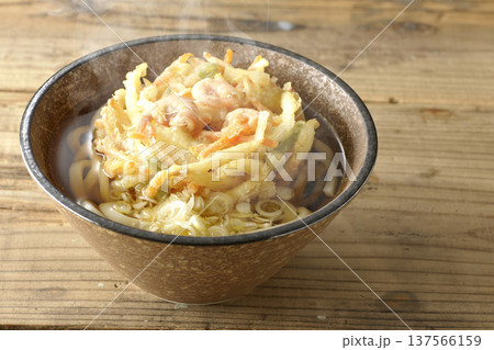 海老と野菜の熱々かき揚げうどん 海老と野菜の熱々かき揚げうどん 137566159