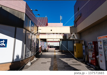 京王堀之内駅の前の商業施設の通路 ビア長池 東京都八王子市別所 京王堀之内駅の前の商業施設の通路 ビア長池 東京都八王子市別所 137571665