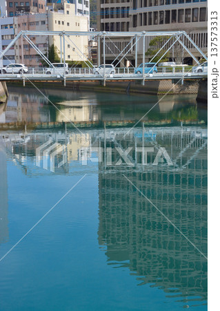 出島橋と中島川 137573313