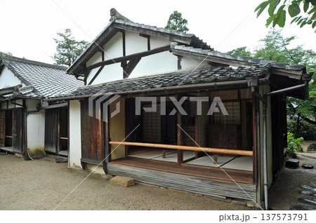 松江市　塩見縄手の武家屋敷 137573791