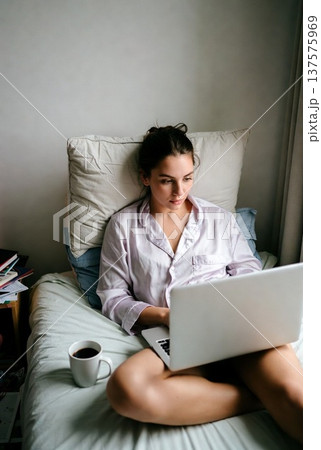 在宅ワーク 137575969