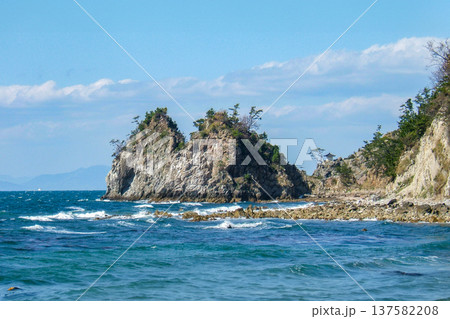 大分県姫島　観音崎と千人堂 137582208