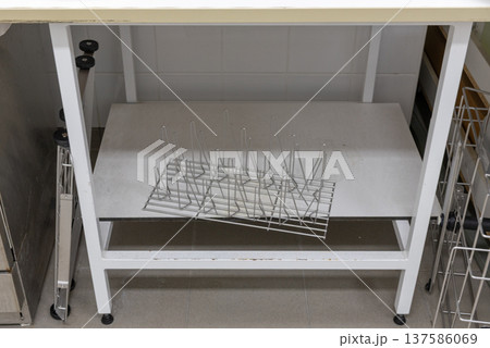 laboratory dishwasher accessories, dishwasher tray in laboratory laboratory dishwasher accessories, dishwasher tray in laboratory 137586069