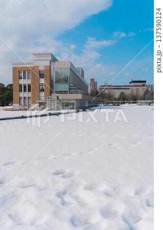 雪景色の石川県政記念しいのき迎賓館 137590124