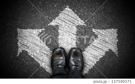 Black business shoes and three chalky arrows on asphalt - decision concept Black business shoes and three chalky arrows on asphalt - decision concept 137590571