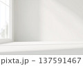 白壁 室内窓辺 テーブル 光と影 背景3D 137591467