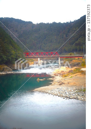 長良川鉄道からの車窓風景 長良川 長良川鉄道からの車窓風景 長良川 137592373