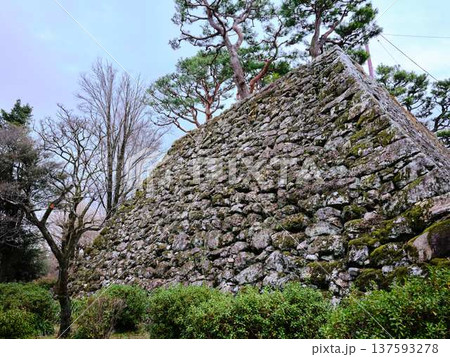お城の石垣 お城の石垣 137593278