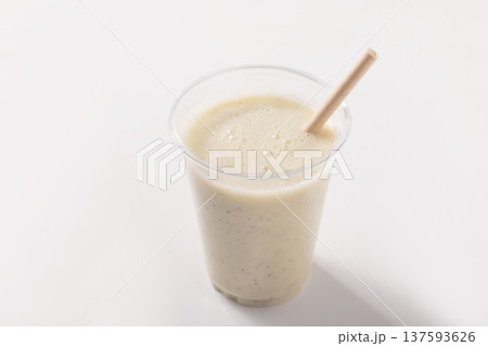 キウイ　ジュース 137593626