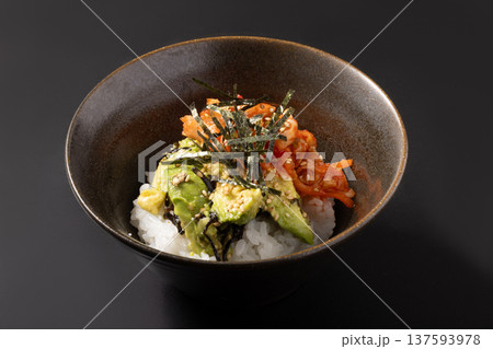 アボカド キムチ丼 アボカド キムチ丼 137593978