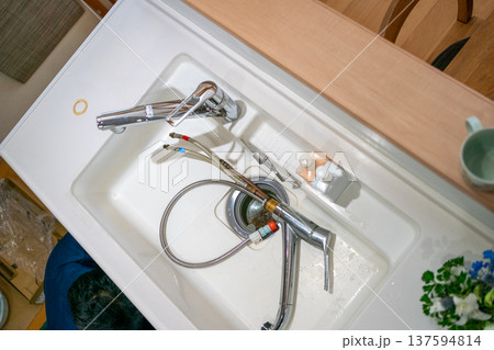 キッチン水栓の交換 137594814