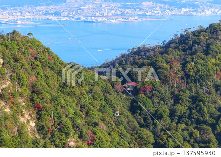 【広島県】日本三景安芸の宮島の宮島ロープウェイ 【広島県】日本三景安芸の宮島の宮島ロープウェイ 137595930