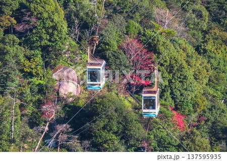 【広島県】日本三景安芸の宮島の宮島ロープウェイ 137595935