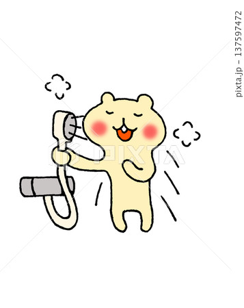 シャワーを浴びるかわいい動物キャラクターのイラスト シャワーを浴びるかわいい動物キャラクターのイラスト 137597472
