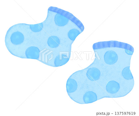 ドット柄の子供用靴下のイラスト 137597619