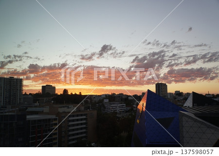 パース市内の夕焼け、西オーストラリア州 137598057