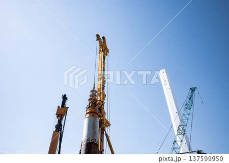 再開発中の池袋 重機と煙突 2026.02 b-5 クールカラー 再開発中の池袋 重機と煙突 2026.02 b-5 クールカラー 137599950