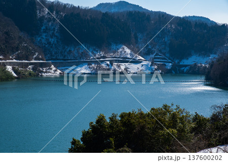 殿ダムの因幡万葉湖　鳥取県鳥取市国府町殿 137600202