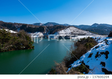 殿ダムの因幡万葉湖　鳥取県鳥取市国府町殿 137600204