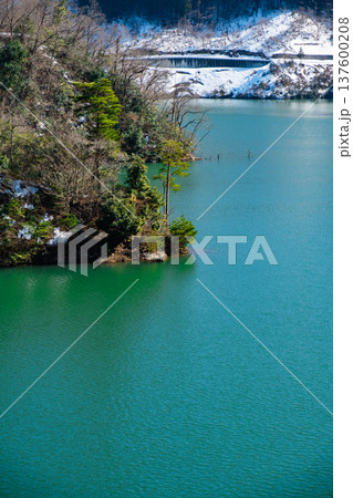 殿ダムの因幡万葉湖　鳥取県鳥取市国府町殿 137600208