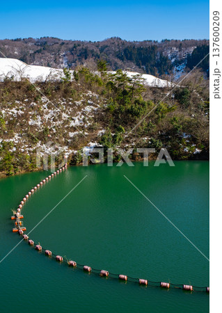 殿ダムの因幡万葉湖　鳥取県鳥取市国府町殿 137600209