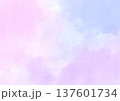 水彩で描いた紫陽花色の抽象背景 137601734