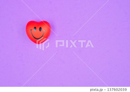 Red Happy Heart Purple Background Red Happy Heart Purple Background 137602039